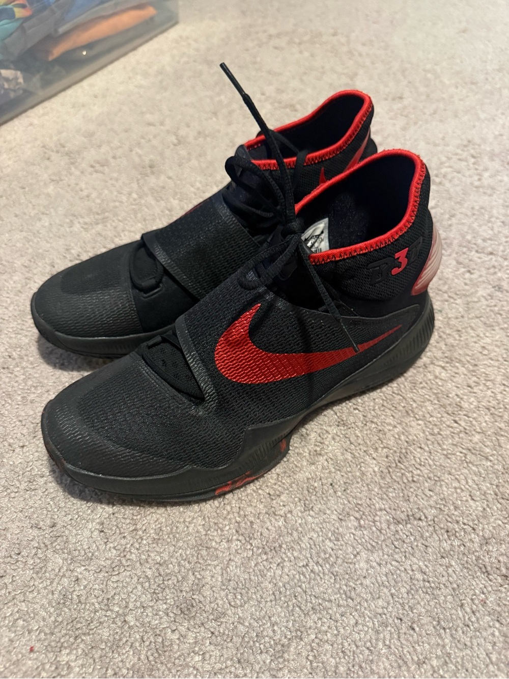 Nike Black and Red Low-Top Basketball Shoes